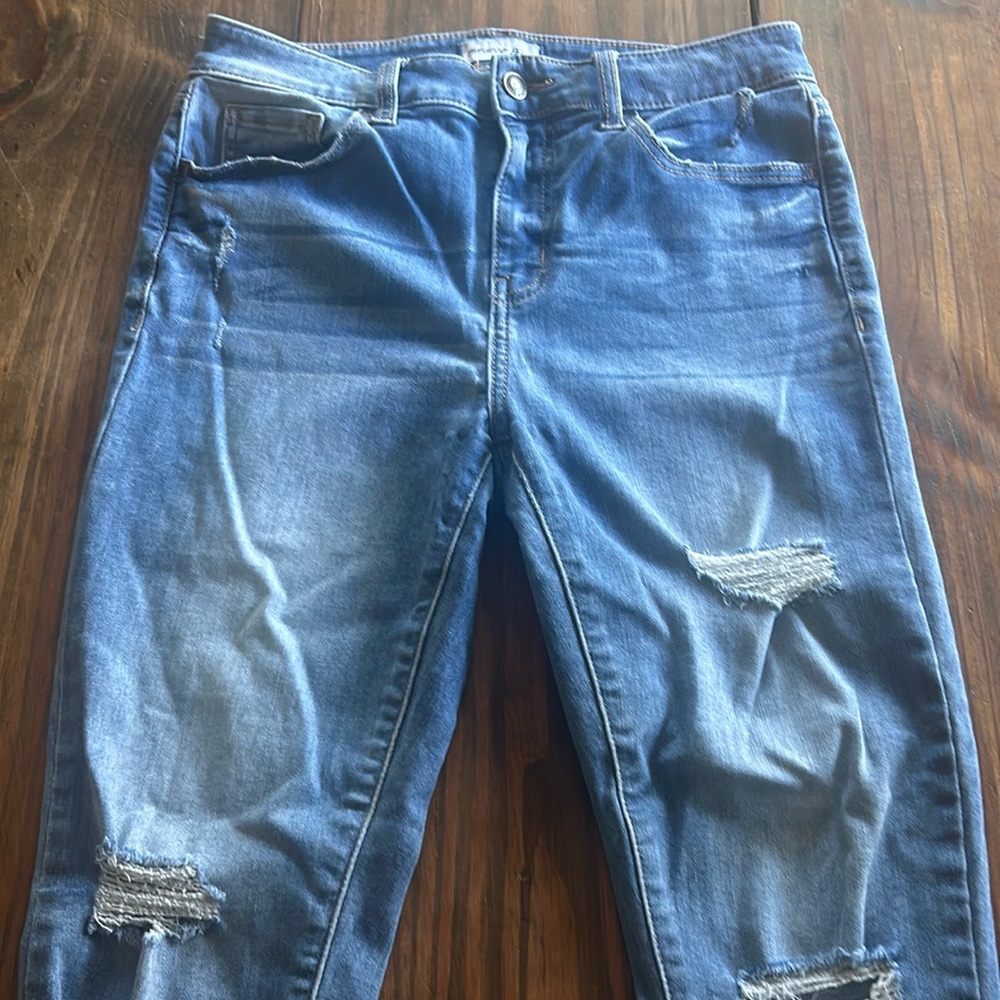 Studio Blue distressed skinny jeans medium/light wash. Barely worn. Size 28.